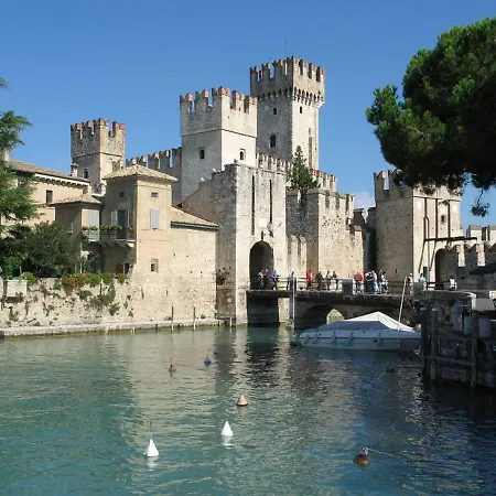 Desenzano Paradise 代森扎诺-德尔加达